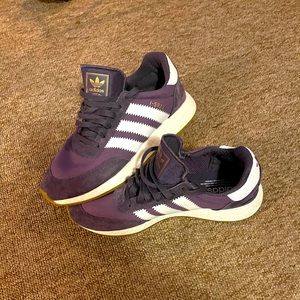 Adidas 5923 - purple & white brand New US 9
